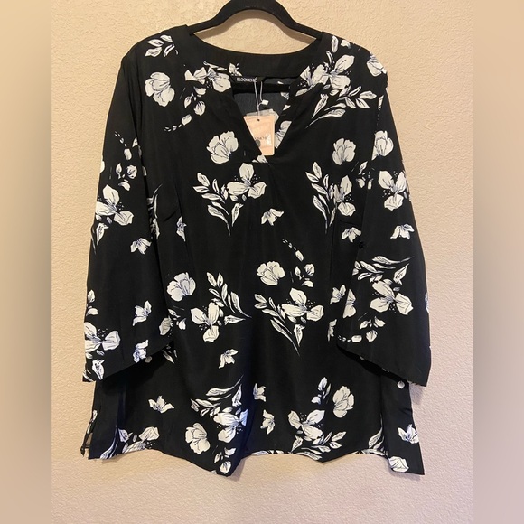 NWT BloomChic Blouse top shirt black white blue floral plus size 18-20 2X - Picture 1 of 6
